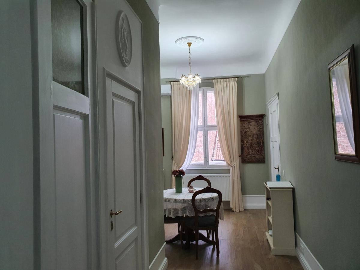 Elisabeth Apartment Орадя Экстерьер фото